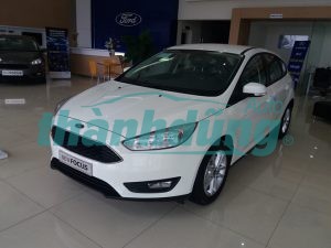 Ford Focus giảm giá kỷ lục