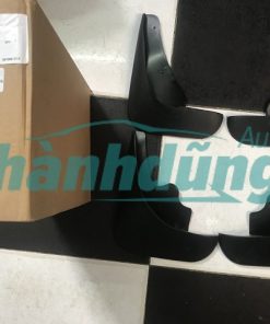 CHẮN BÙN BÁNH FORD FOCUS