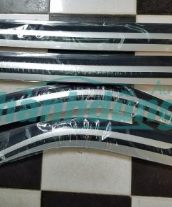 VÈ CHE MƯA FORD EVEREST 2009