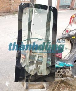 KÍNH SƯỜN XE HYUNDAI STAREX