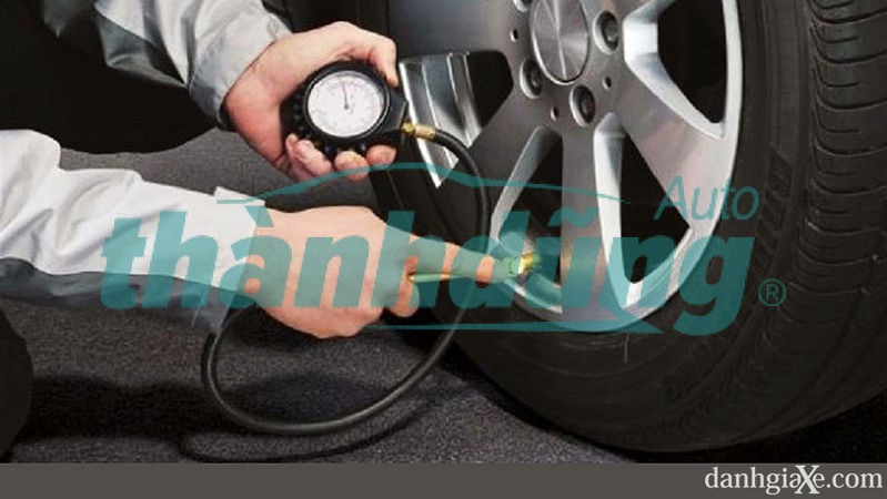 Nên trang bị áp suất lốp cho xe ô tô?