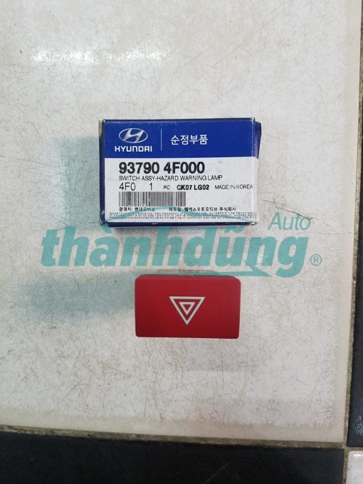 CÔNG TẮC BÁO ĐÈN PHANH HYUNDAI PORTER 2