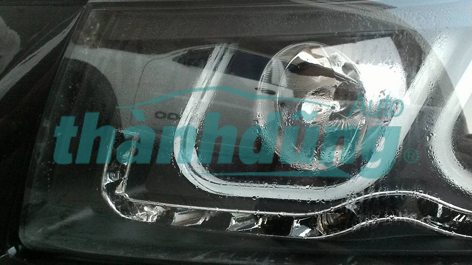 Sử lý nước bị hấp hơi cho đèn pha ô tô