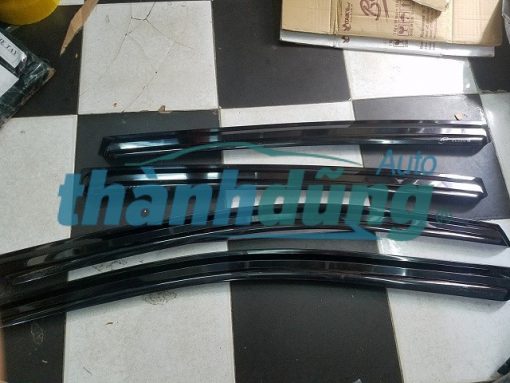 VÈ CHE MƯA CHEVROLET VIVANT