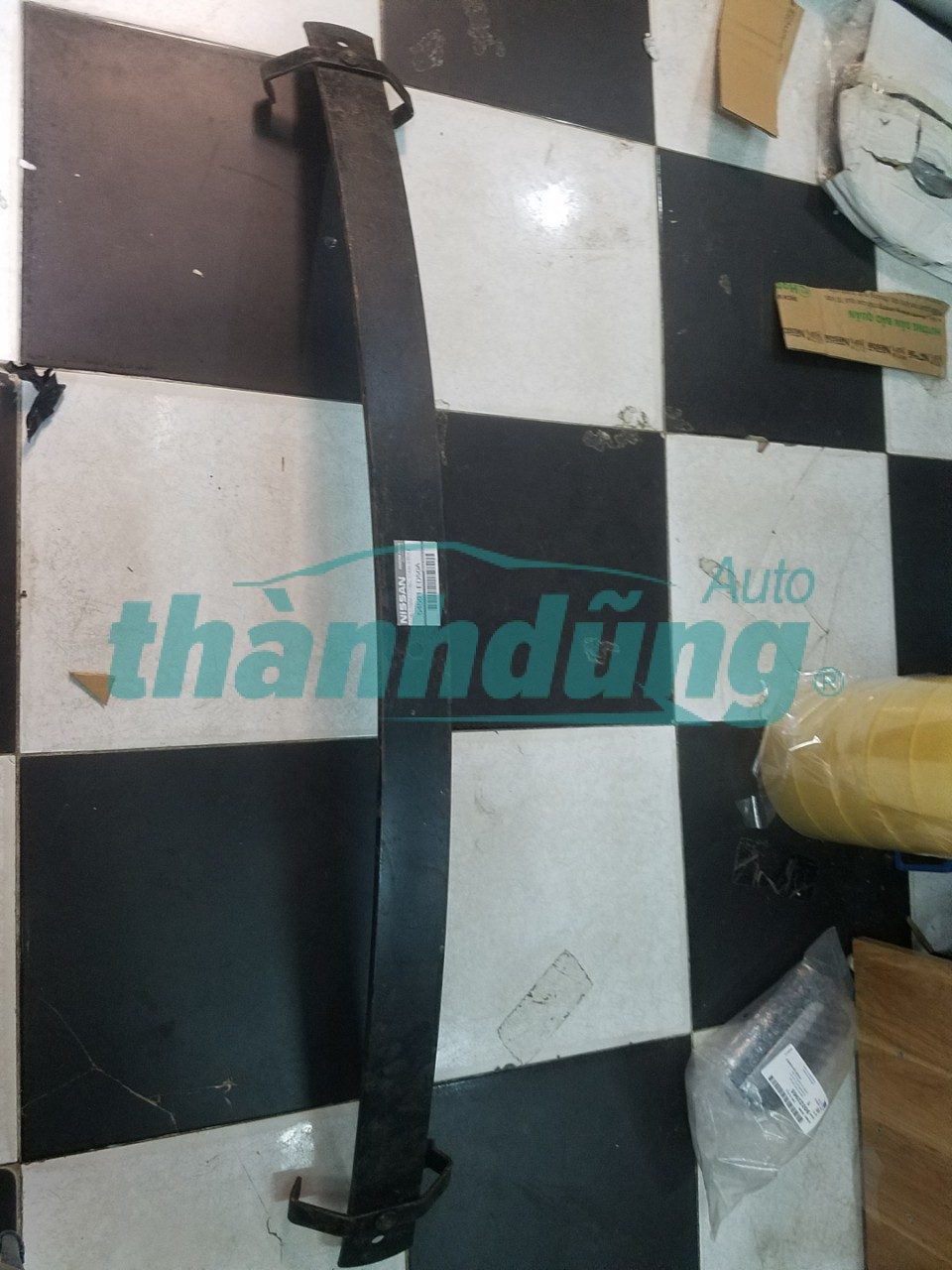 LÃ NHÃP NISSAN NAVARA