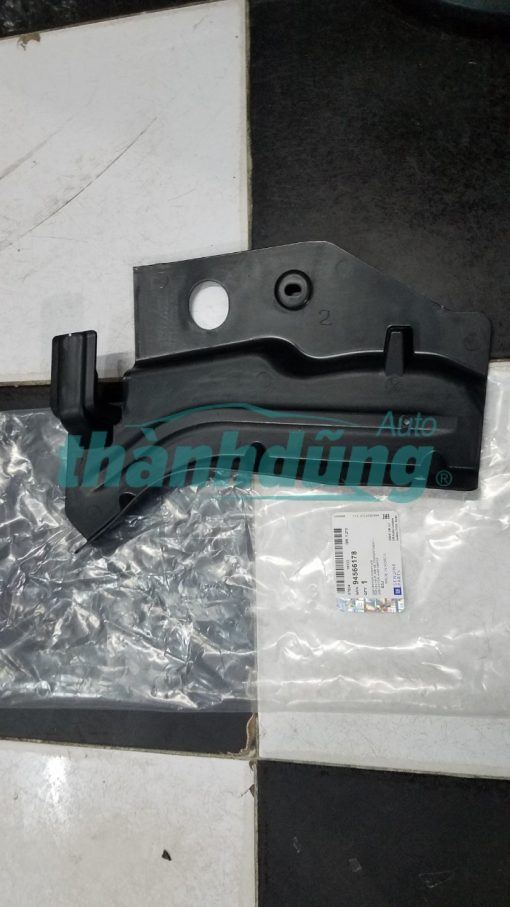 CHẮN BÙN GẦM MÁY TRÁI CHEVROLET CRUZE