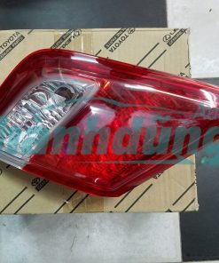 ĐÈN HẬU MIẾNG TRONG TOYOTA CAMRY