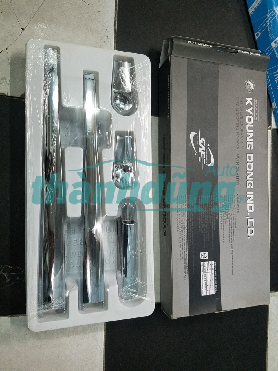 ỐP XI MẠ CẦN GẠT MƯA HYUNDAI PORTER 2