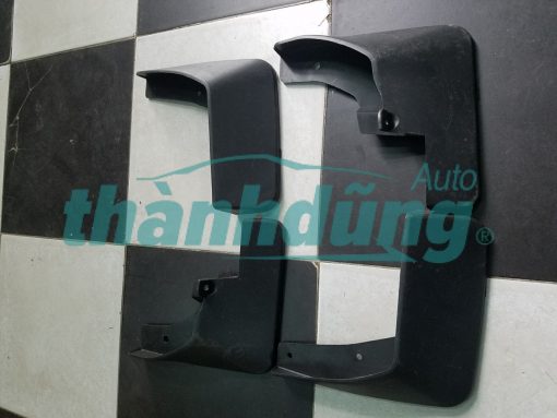 CHẮN BÙN BÁNH TOYOTA VIOS