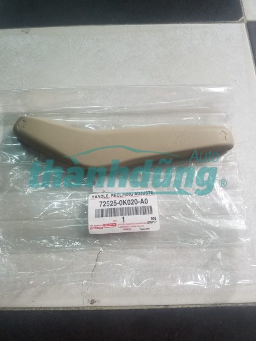 TAY CẦN ĐIỀU CHỈNH GHẾ TOYOTA INNOVA