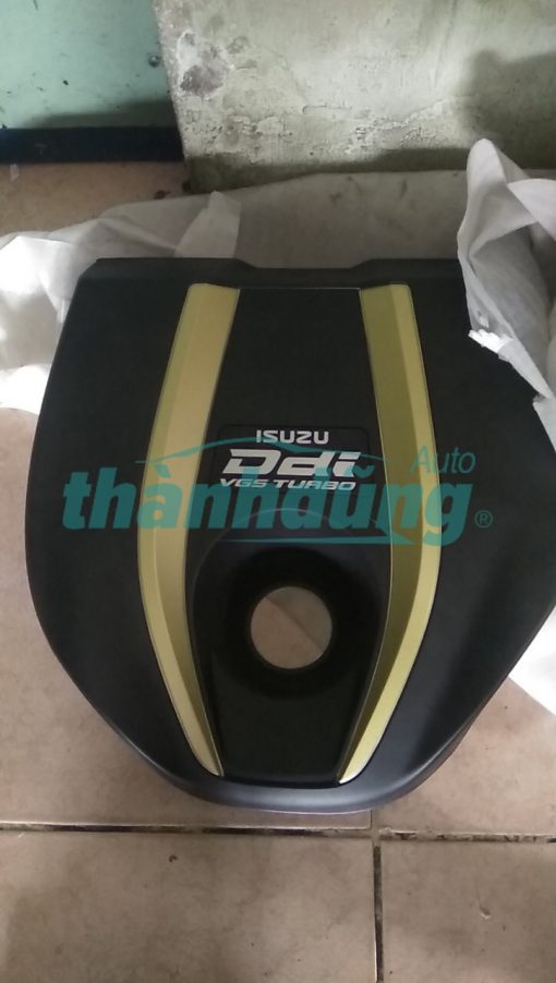 NẮP TRANG TRÍ ĐỘNG CƠ ISUZU MUX, DMAX