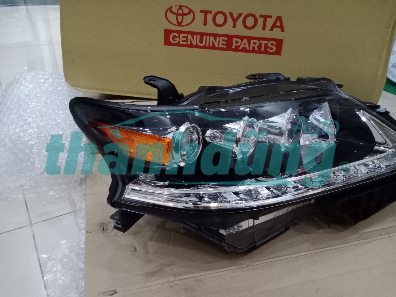 ĐÈN PHA PHẢI LEXUS RX450H 8114548B40