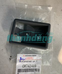 ỐP HÕM TAY MỞ CỬA TRONG MITSUBISHI JOLIE