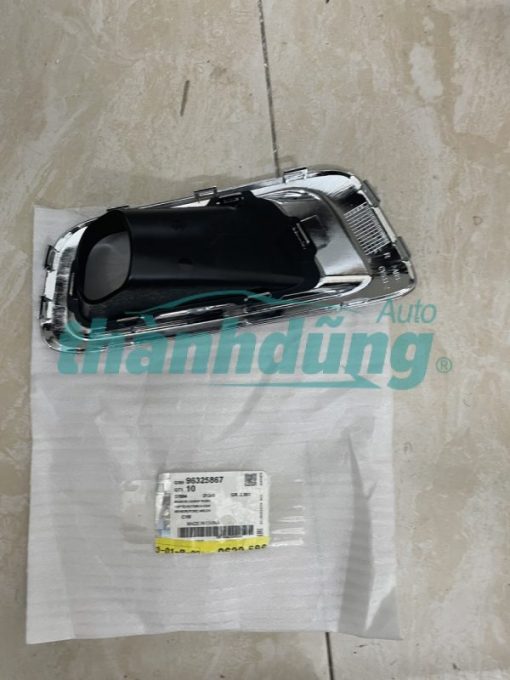 ỐP ĐÈN GẦM TRÁI CHEVROLET COLORADO