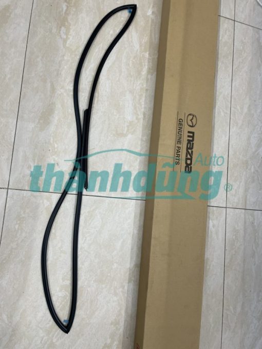 GIOĂNG KÍNH CHẮN GIÓ TRƯỚC MAZDA 3 CHÍNH HÃNG