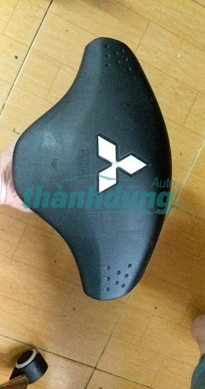 TÚI KHÍ CHÍNH MITSUBISHI TRITON 2011