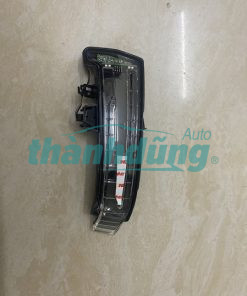 XI NHAN GƯƠNG MERCEDES E300