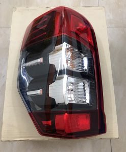 ĐÈN HẬU TRÁI MITSUBISHI TRITON 2020