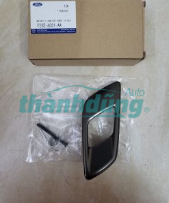 tay mở cửa trong phải xe ford ranger