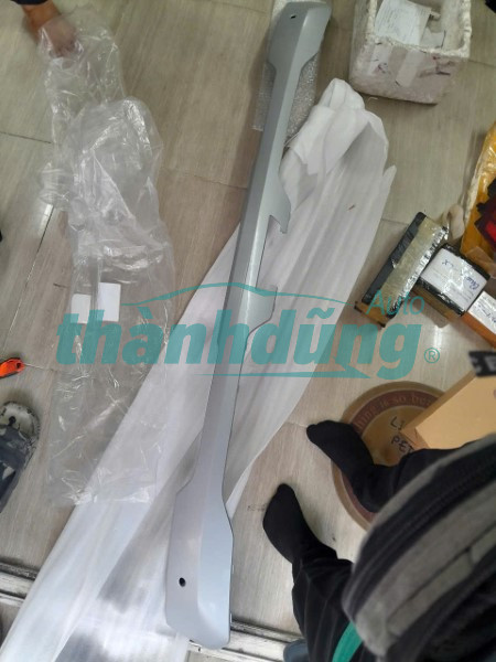 ỐP CẢN SAU KIA CARNIVAL SIGNATURE | 86671-K0AA0 ỐP CẢN SAU KIA CARNIVAL SIGNATURE | 86671-K0AA0