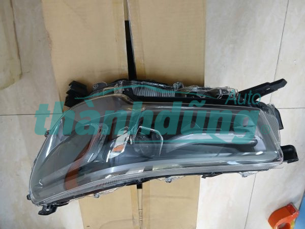 ĐÈN PHA XE TOYOTA HILUX REVO 2024 | 81110YP380
