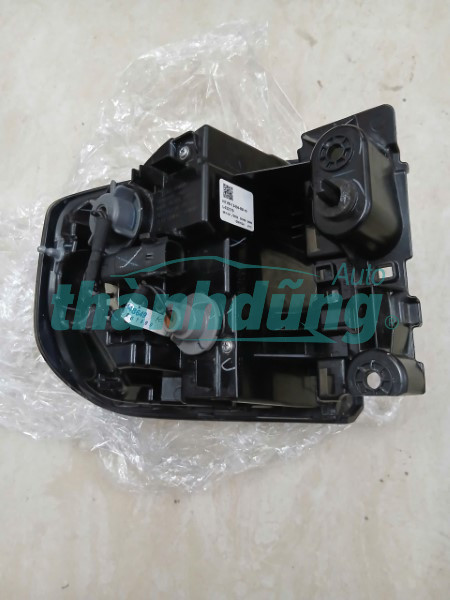 ĐÈN HẬU NGOÀI PHẢI FORD EVEREST | N1VB13404BB