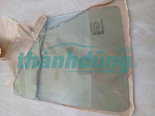 KÍNH HÔNG SAU PHẢI TOYOTA VIOS 2020 | 681230D301