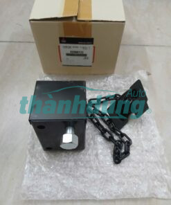 TREO LỐP DỰ PHÒNG XE MITSUBISHI PAJERO SPORT | 4260A122
