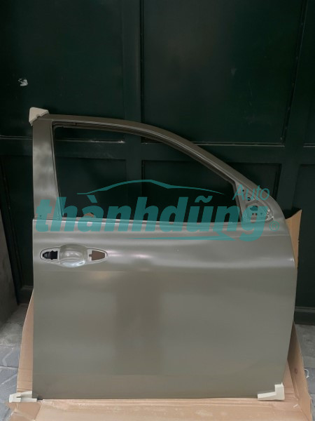 CÁNH CỬA TRƯỚC PHỤ TOYOTA FORTUNER 2011 | 670010K010