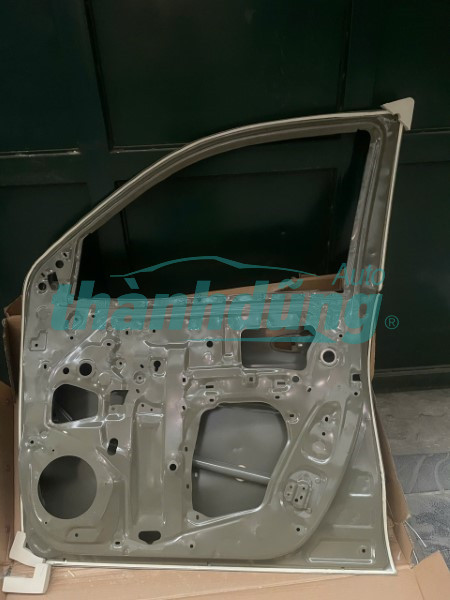 CÁNH CỬA TRƯỚC PHỤ TOYOTA FORTUNER 2011 | 670010K010