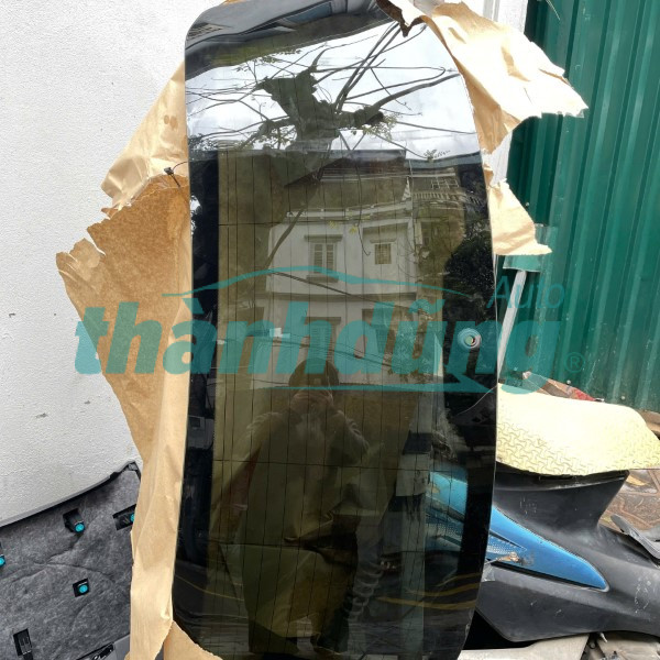 KÍNH CỐP HẬU XE MITSUBISHI XFORCE PREMIUM | 90300B030P