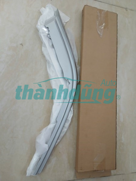 NẸP MẠ VIỀN ĐÈN PHA TOYOTA FORTUNER 2.8 2018 | 811160K860