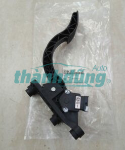 BÀN ĐẠP CHÂN GA HYUNDAI STAREX GRAND | 327004H102