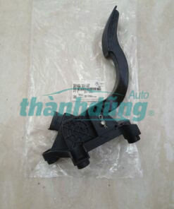 BÀN ĐẠP CHÂN GA HYUNDAI STAREX GRAND | 327004H102