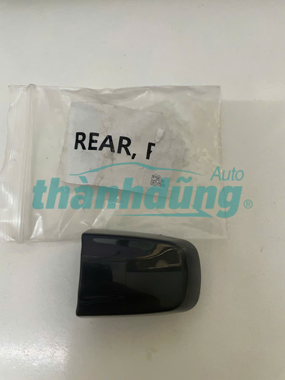 ĐUÔI TAY MỞ CỬA SUZUKI ERTIGA 2015 | 8283357L10000