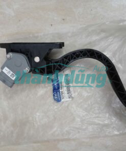 BÀN ĐẠP CHÂN GA HYUNDAI STAREX 2005 | 327004A660