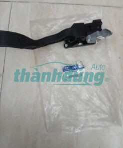 BÀN ĐẠP CHÂN GA HYUNDAI STAREX 2005 | 327004A660