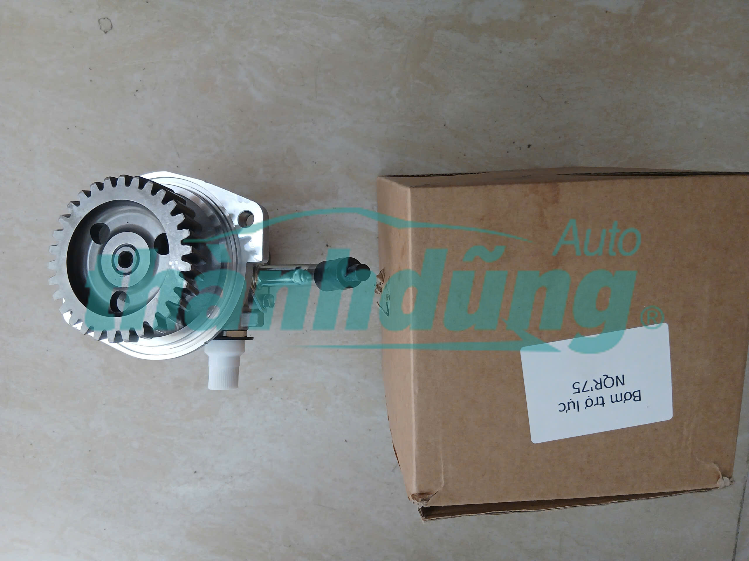 BƠM TRỢ LỰC LÁI XE ISUZU QKR90 | 8980067935