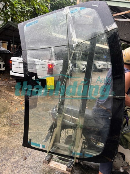 KÍNH CHẮN GIÓ TRƯỚC RANGE ROVER SPORT 2019 | LR106973